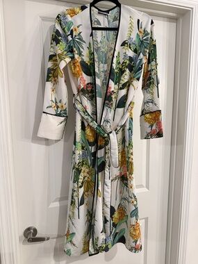 Zara Floral Robe - White, Green & Black Trim